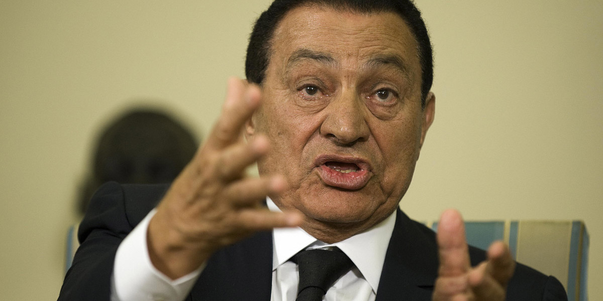   بعد تجميد 700 مليون فرانك لمدة سبع سنوات.. مبارك ورجاله «رجعت لهم فلوسهم»