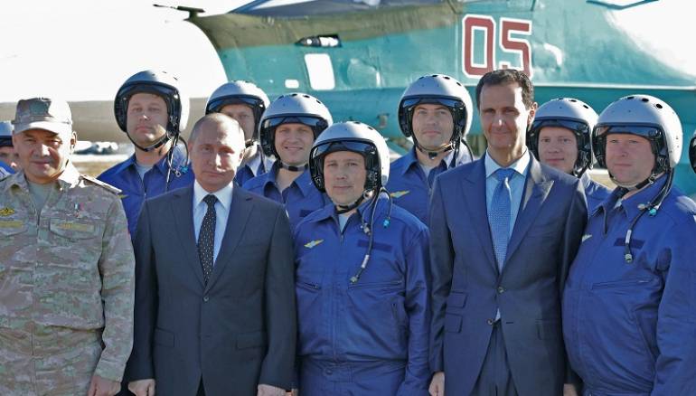   بوتين فى زيارة مفاجئة لسوريا يعلن الانتصار.. ويعد بالرحيل المنظم