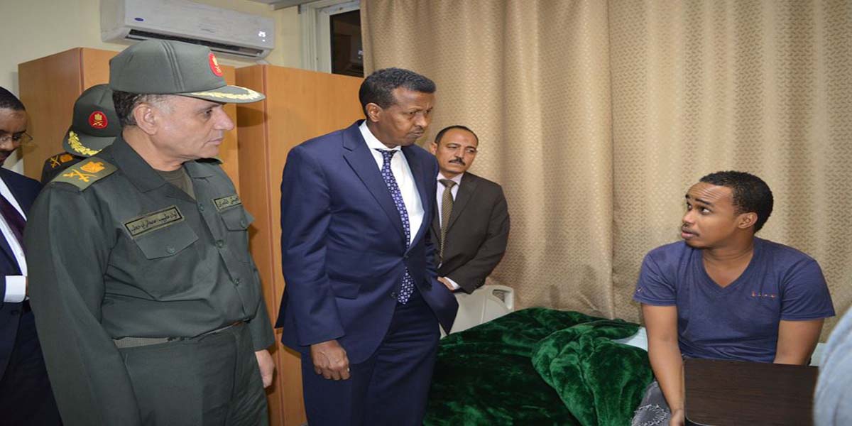   مستشفيات القوات المسلحة تستقبل مصابى الصومال.. ووزير خارجيتهم يزورهم
