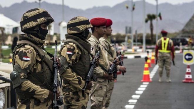   مصادر: استنفار أمني في شمال سيناء للوصول لمرتكبي الهجوم على مطار العريش
