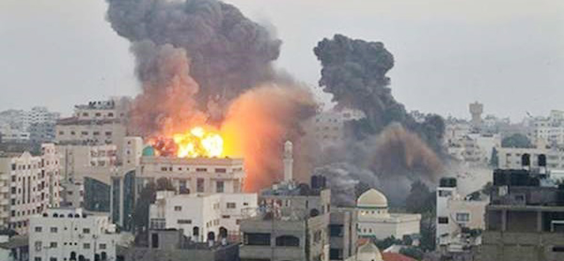   إسرائيل تواصل قصف غزة صباح اليوم