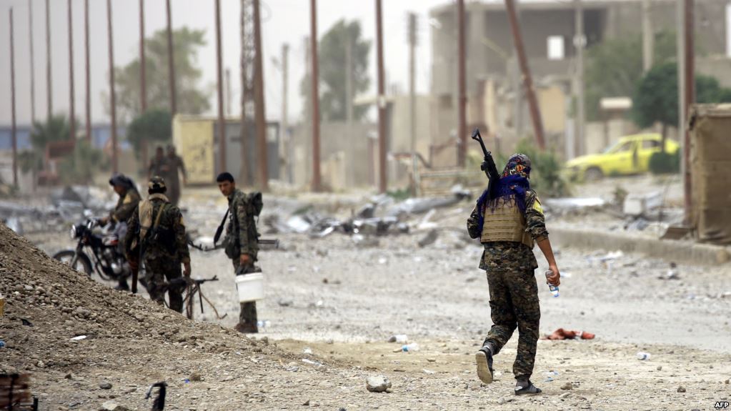   اشتباكات بين قوات سوريا الديمقراطية وداعش شرقي نهر الفرات