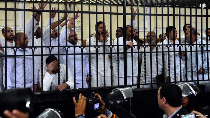   محاكمة 739 متهمًا في «اعتصام رابعة».. اليوم