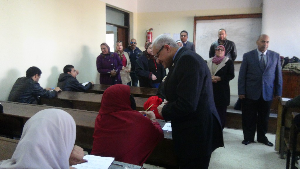   رئيس جامعة المنيا يتفقد امتحانات 4 كليات