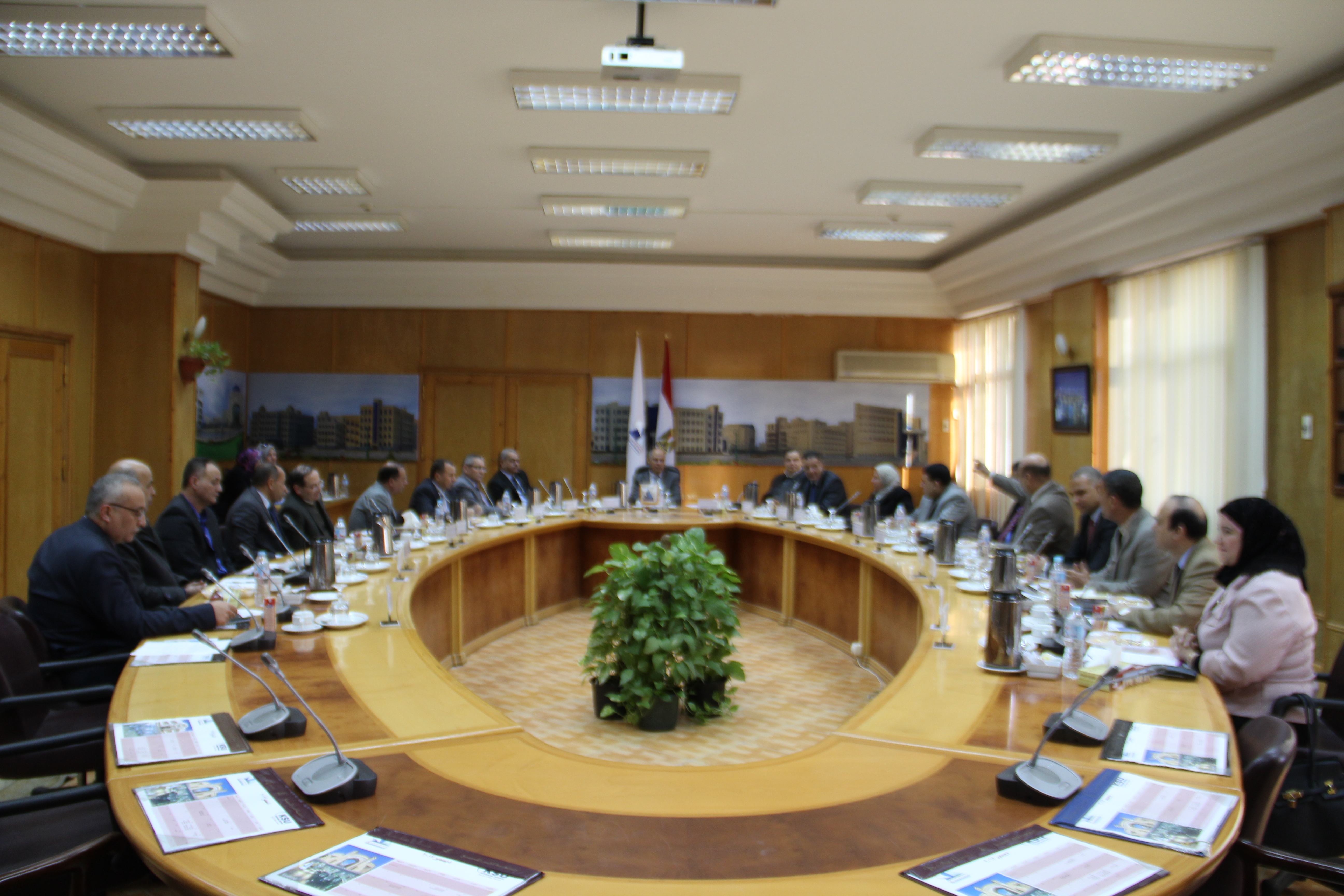   مجلس عمداء جامعة كفر الشيخ يدين القرار الأمريكى بخصوص القدس