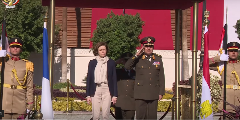   فيديو| مراسم استقبال وزيرة الدفاع والإنتاج الحربى الفرنسية