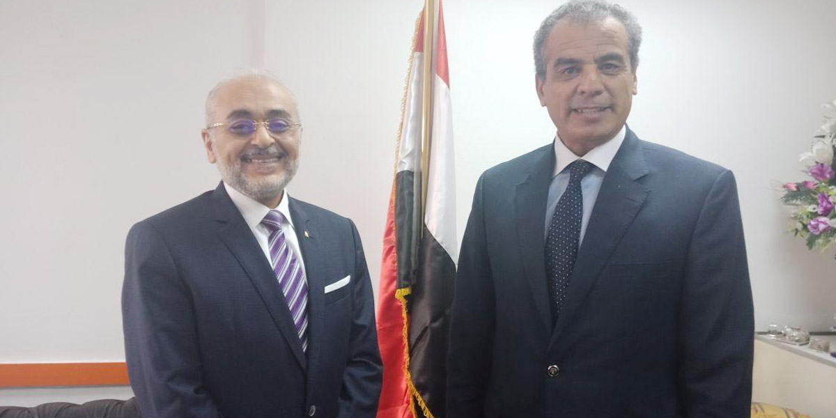   وزيرة الهجرة تهنئ «ناصر فؤاد» أول نائب لورد مصري لمقاطعة بريطانية