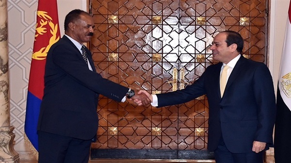   الرئيس الإريترى يغادر القاهرة عقب لقاء الرئيس السيسي