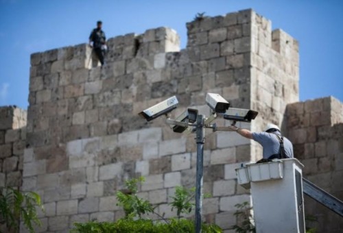   الاحتلال الإسرائيلى يشرع بتمديد شبكة كاميرات مراقبة تحت الارض وسط القدس
