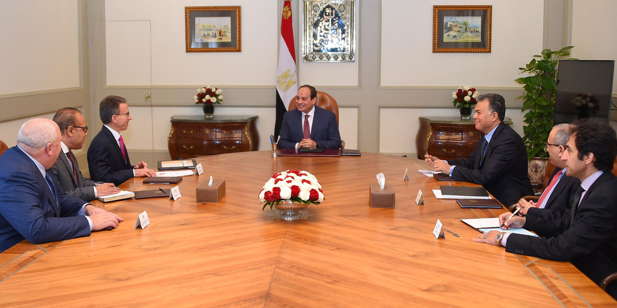 السيسي يغري كاتر بيلر لزيادة استثماراتها في مصر بحضور وزير النقل