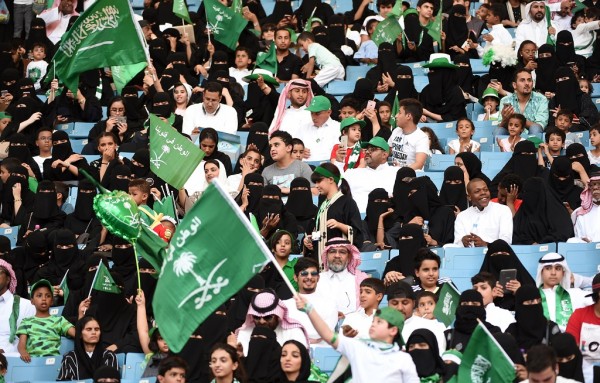   السعوديات فى مدرجات كرة القدم