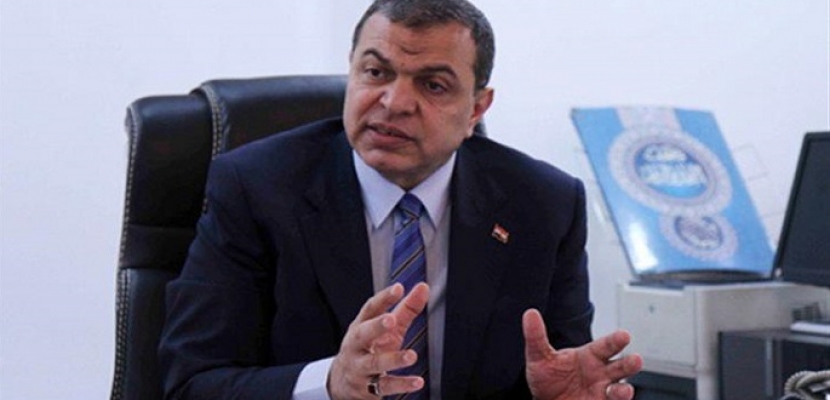   «سعفان» يناقش القرارات الخاصة بالعلاوات التى أقرها الرئيس عبدالفتاح السيسى للعاملين
