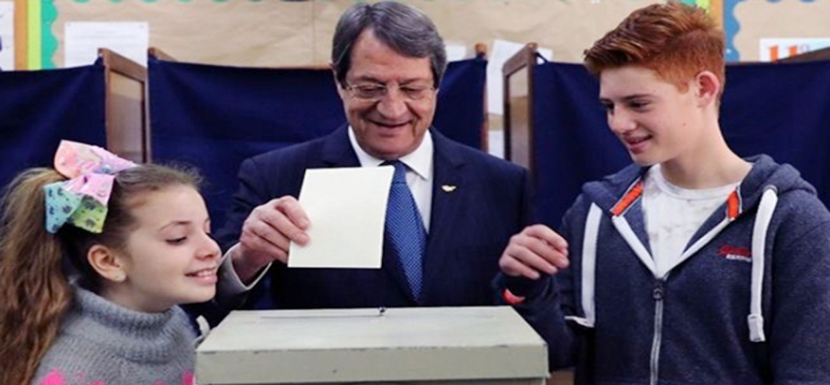   فوز الرئيس القبرصي نيكوس أناستاسيادس في الانتخابات الرئاسية
