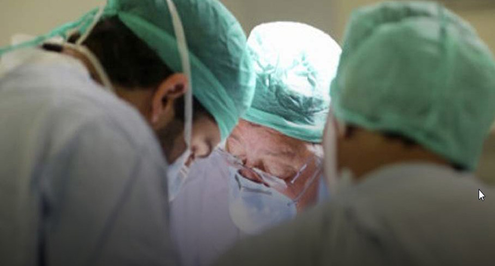 رجل يسرق كِلّية زوجته مقابل مهره غير المدفوع فى الهند