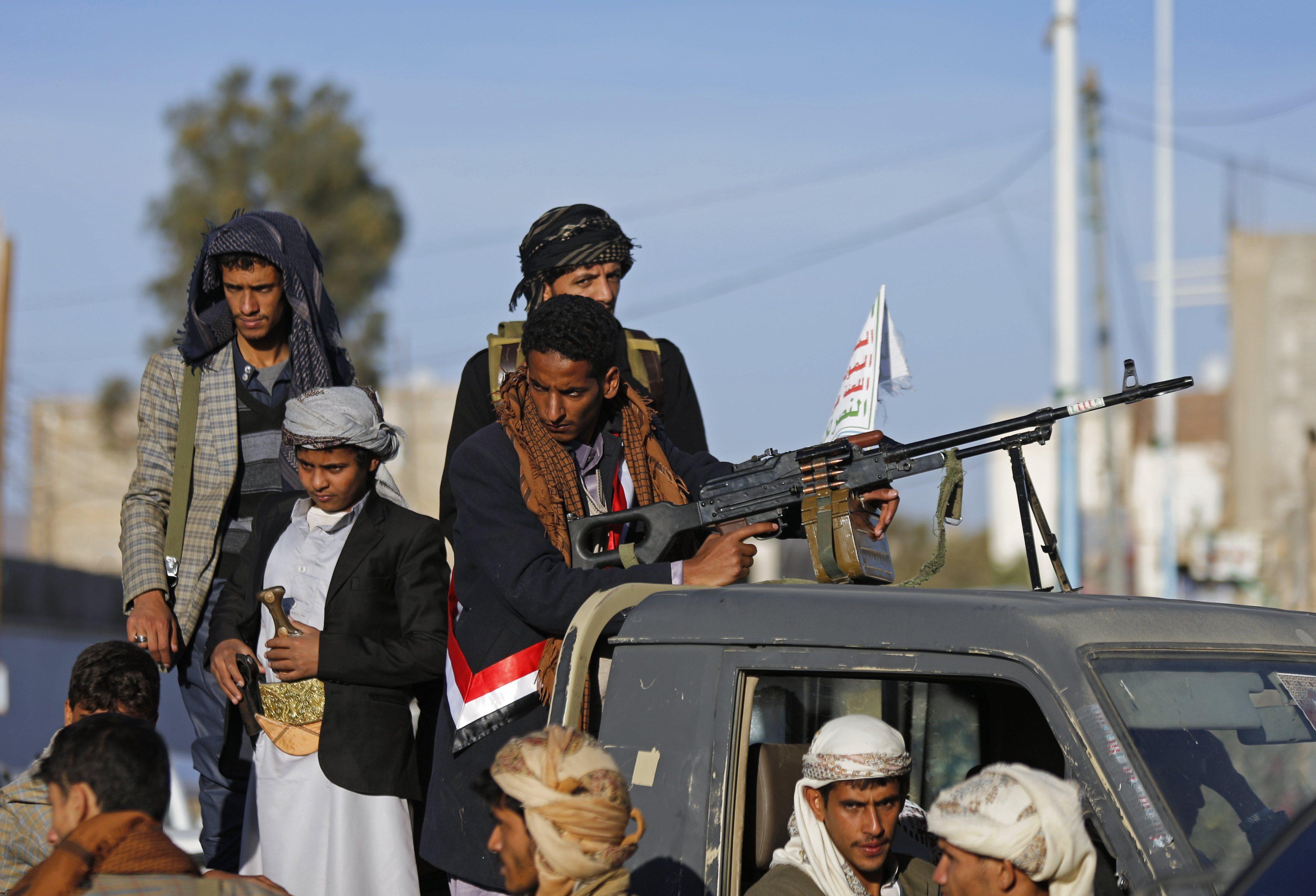   مصرع قياديين حوثيين بمعارك الساحل الغربى فى اليمن