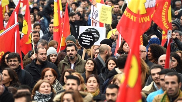   آلاف يتظاهرون في أوروبا اعتراضًا على العملية العسكرية التركية في عفرين