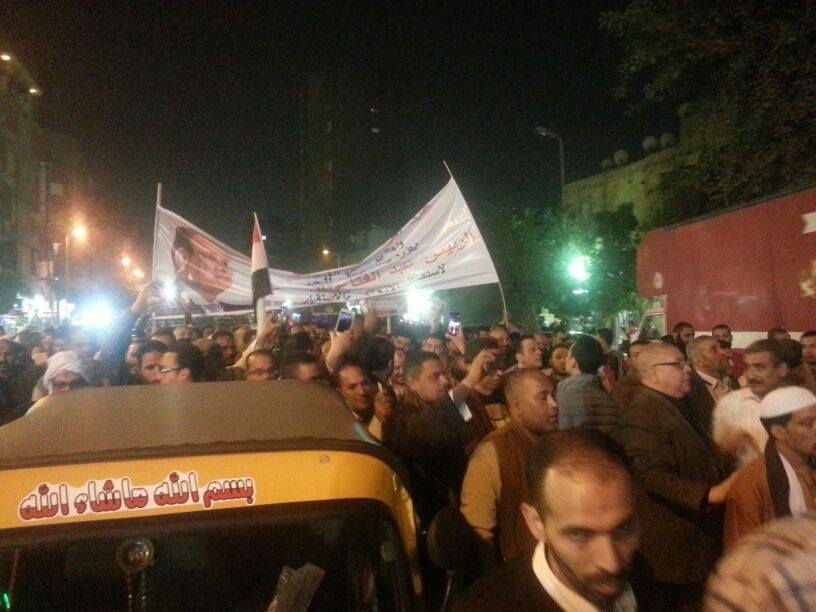   صور| المئات من أبناء روض الفرج يشاركون فى مسيرة حاشدة لتأييد الرئيس السيسي 