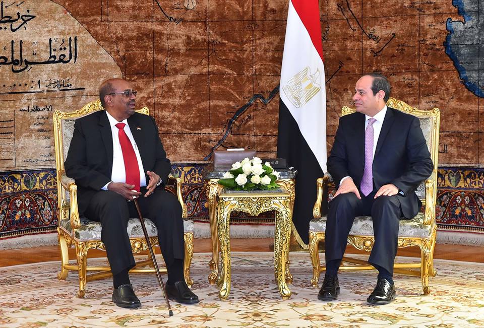   الرئيس عبد الفتاح السيسى يتلقى التعازى تليفونيا من نظيره السودانى