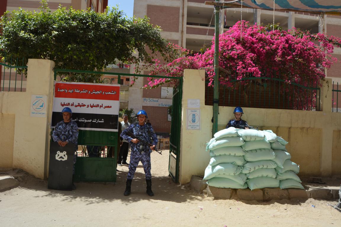   بالصور| تكثيف التواجد الأمنى أمام اللجان الانتخابية فى كفر الشيخ