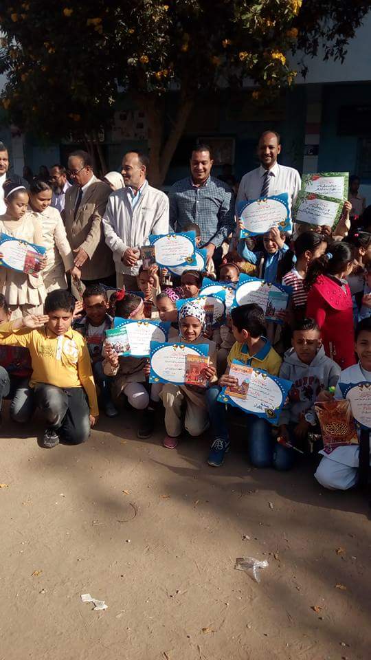   حفل توزيع الجوائز على حفظة القرآن الكريم بمدرسة الحميدات الإبتدائية بقنا
