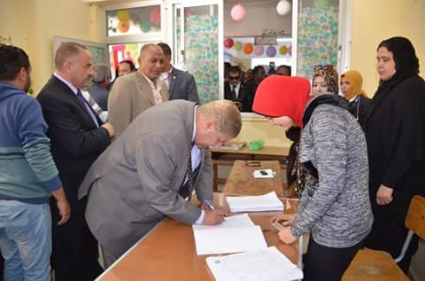   محافظ الاسماعيلية يدلي بصوته في الانتخابات الرئاسية