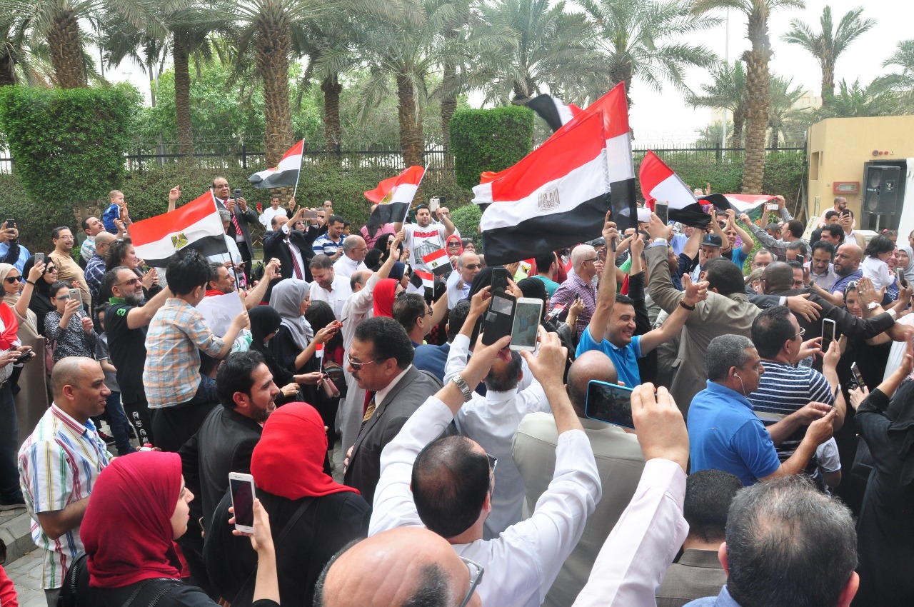   بالصور: حصاد اليوم الأول من الانتخابات الرئاسية.. المصريون اختاروا الديموقراطية