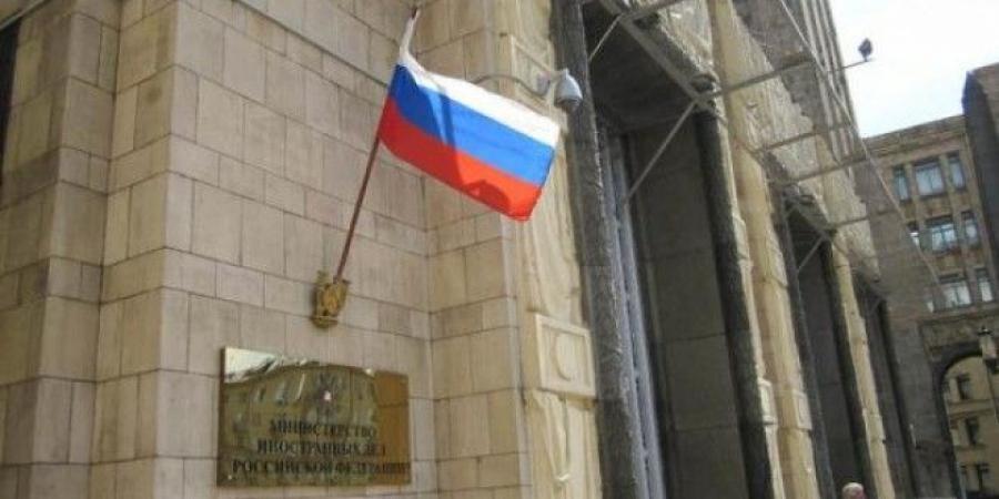   في طريق العودة لموسكو .. 23 دبلوماسي روسي يغادرون بريطانيا اليوم