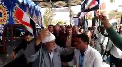  رقص وأغانى وأعلام مصر أمام لجان كفر الشيخ