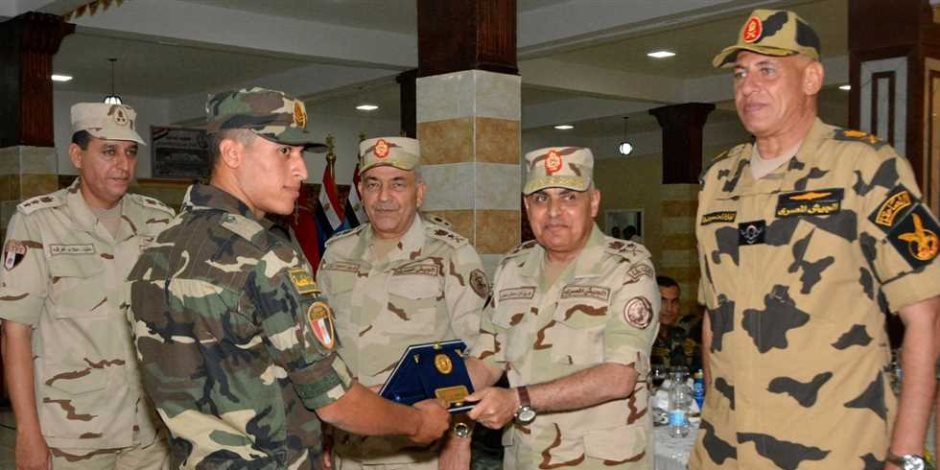   وزير الدفاع يكرم دفعة الرديف المشتركين في عملية «سيناء 2018»