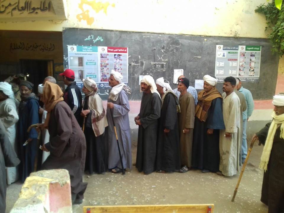   بدء توافد المواطنين للإدلاء بأصواتهم فى لجان كفر الشيخ الانتخابية