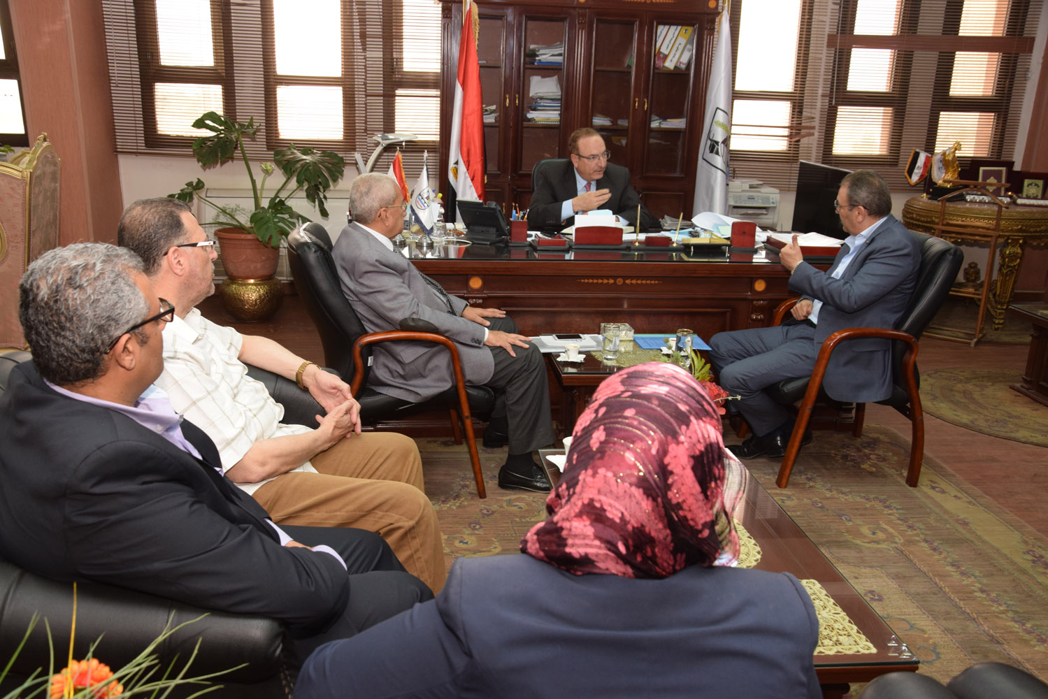   محافظ بني سويف يبحث مع اتحاد الصناعات المصرية تنفيذ مبادرة «شغلك في قريتك»