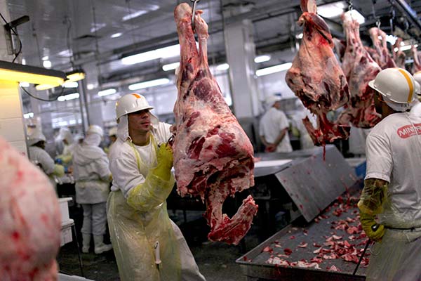   «التجارة والصناعة» تدرس زيادة الصادرات من اللحوم البرازيلية الـ «حلال»