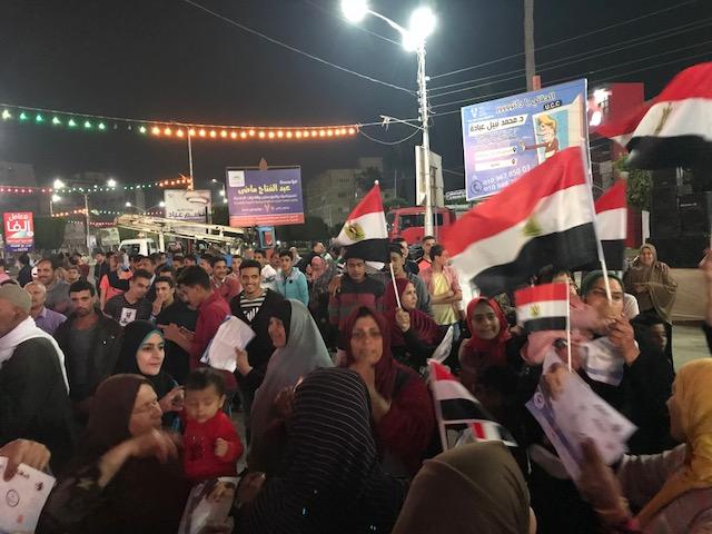   بالصور| الآلاف من أبناء محافظة كفرالشيخ يحتفلون بفوز السيسى