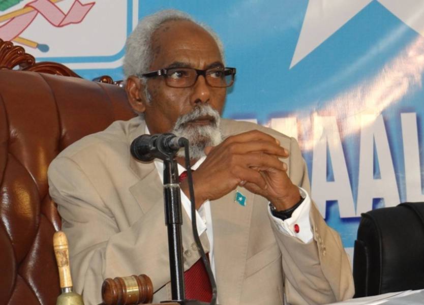    رئيس البرلمان الصومالي يستقيل قبل اقتراع على سحب الثقة منه