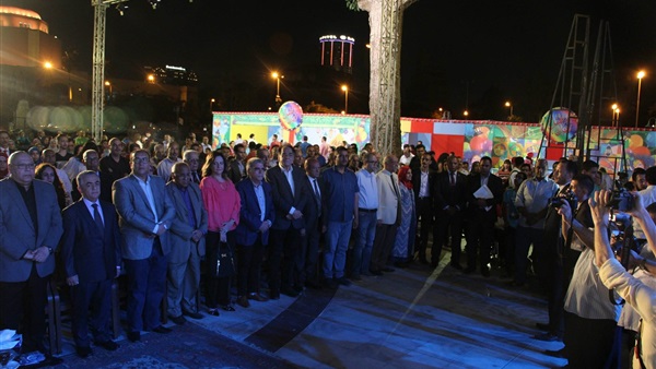   بالصور|| فنانين وأدباء وضباط وجنود فى احتفالية «العاشر من رمضان» بساحة الأوبرا