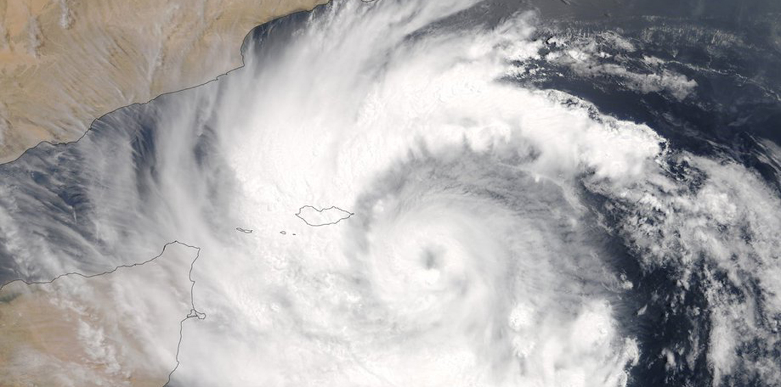   سلطنة عمان ترفع حالة التأهب القصوى مع اقتراب إعصار «مكونو»