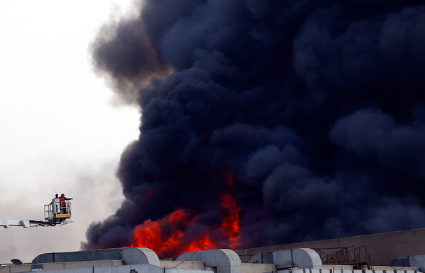   الداخلية: انفجار خزان غاز الأوكسجين بأحد مصانع بالعاشر دون إصابات