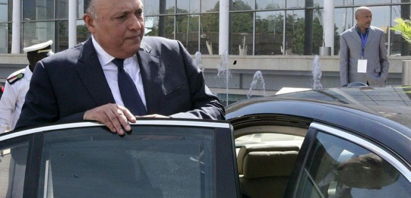   وزير الخارجية يشارك في اجتماع آلية دول الجوار العربي الثلاثية لليبيا بالعاصمة الجزائرية