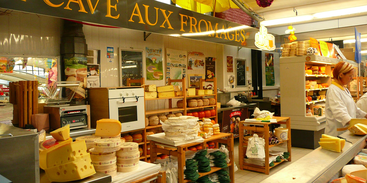   «ناس تانية».. الذي لا يأكل الجبن ليس فرنسياً !