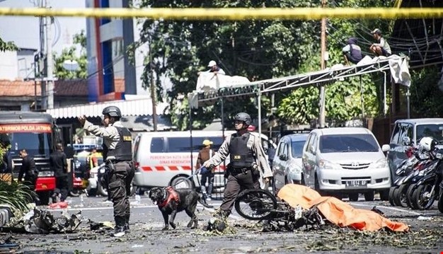   تفجير انتحارى يستهدف مقرا للشرطة بإندونيسيا