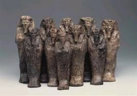   ضبط «محصل مياه» قبل بيعه 22 تمثالا أثريًا بالمنيا