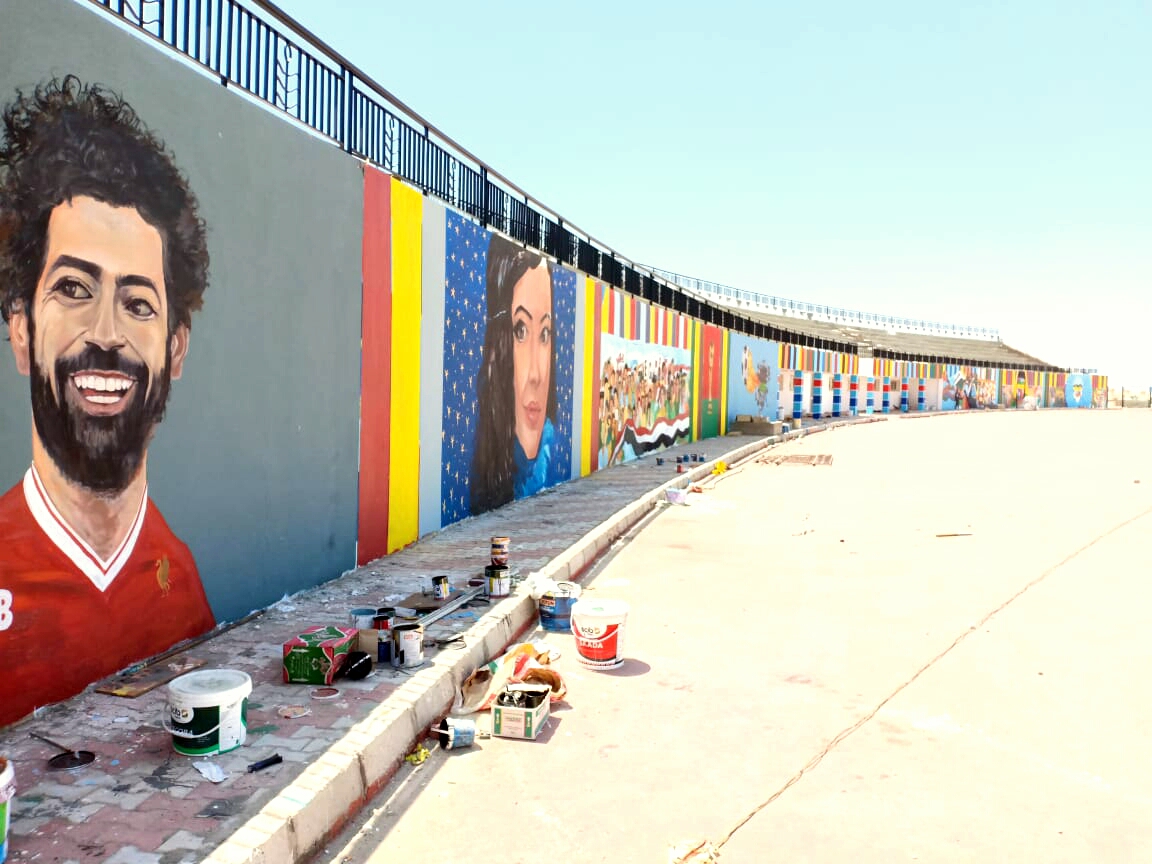   تنفيذ جدارية بطول 112 مترًا لدعم المنتخب المصري
