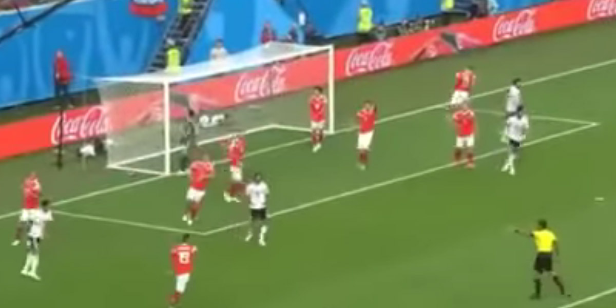   لعب المصريون وفى١٤دقيقة خطفت روسيا أحلامهم بـ٣ أهداف