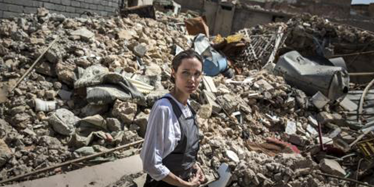   أنجلينا جولي فى خرابات الموصل بعد أقل من عام على تحريرها
