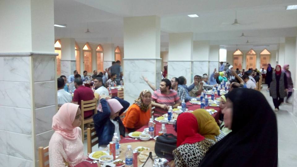   بالصور| جامعة كفر الشيخ تنظم إفطاراً جماعياً للعاملين وأعضاء هيئة التدريس