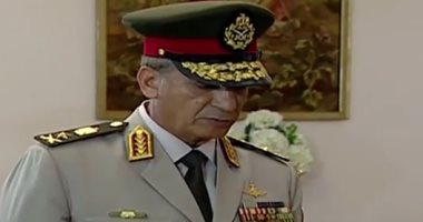   وزير الدفاع يصدق على لجنة لتسوية المواقف التجنيدية لأبناء محافظة مطروح