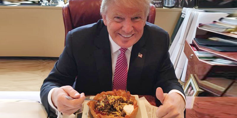   ترامب «يعزم» مسلمين على الإفطار في البيت الأبيض.. «خير إن شاء الله»