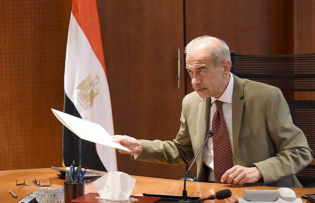   شريف إسماعيل يتقدم باستقالة الحكومة للرئيس السيسى