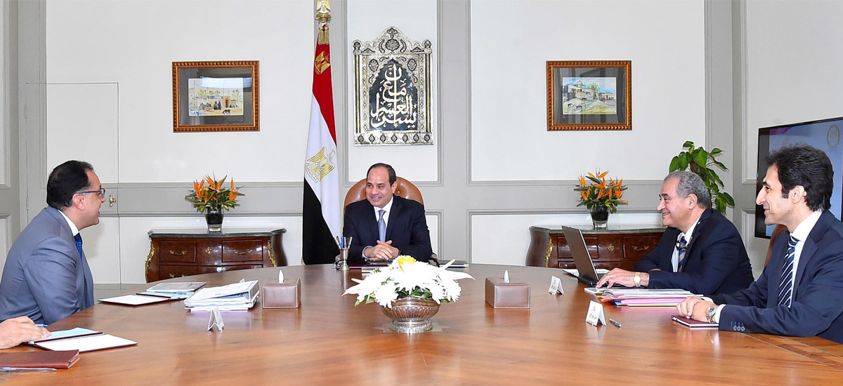   الرئيس يجتمع مع رئيس مجلس الوزراء و وزير التموين والتجارة الداخلية