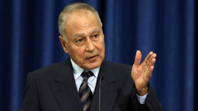   أمين عام الجامعة العربية يتفقد أجنحة معرض الكتاب
